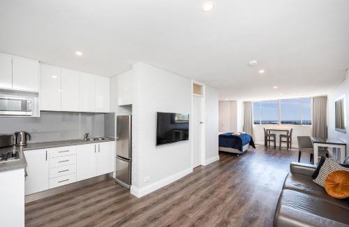 Fremantle Apartment | The Allegra - 180 degree ocean and city views