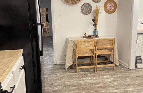 Cincinnati Apartment | The Alley at Bates - Captivating Bohemian Apartment