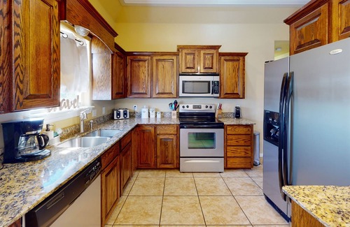 Ardmore House | THE AMERICAN DREAM “Where to Stay When Away”