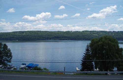 Watkins Glen Hotel | The Anchor Inn
