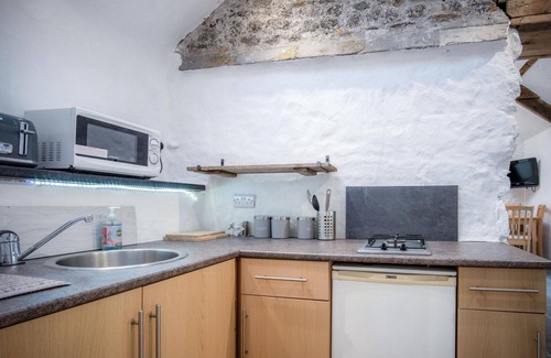 Castlemartin House | The Anchor Light - 1 Bed - Freshwest Beach Retreat