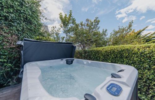 Lake Tekapo House | The Andromeda Hideaway - 6BR Hot tub BBQ