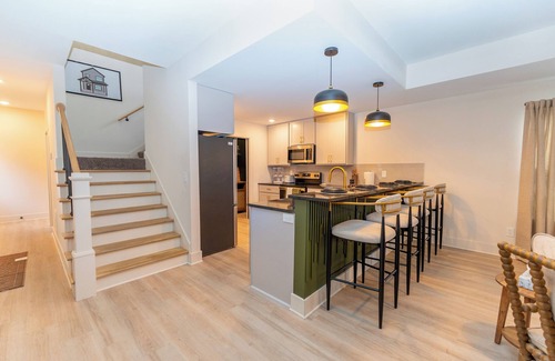 New Albany House | The Aniston; Brand new home in downtown New Albany minutes away from Louisville!