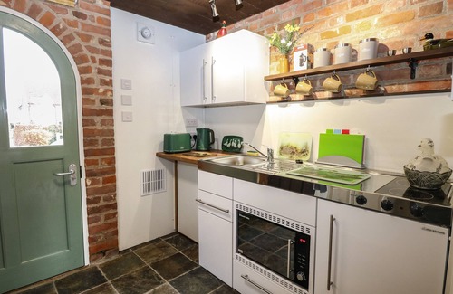 Fulmodeston Cottage | THE ANNEXE, pet friendly, with a garden in Fakenham