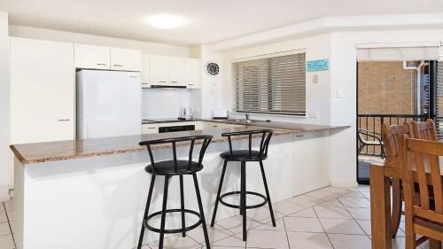 Caloundra House | The Apartments Unit 8 Kings Beach QLD