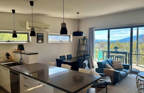 Mount Beauty House | The Aprés 24 | Uninterrupted Mountain Views