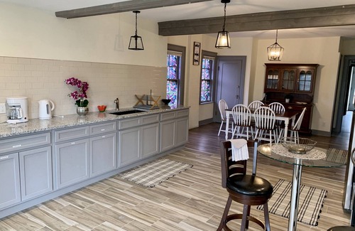 Downtown Niagara Falls House | The Aquarium Chateau - With Private Yard & Parking, Near Falls, Casino by Niagara Hospitality