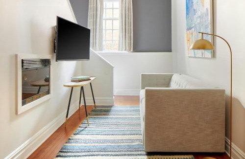 Gayborhood Hotel | The Arco Hotel Midtown Village, Sonder by Marriott Bonvoy