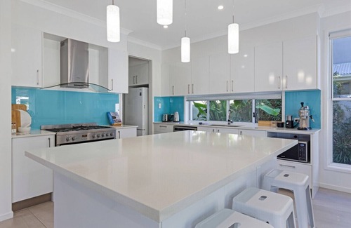 Yaroomba House | The Art House @ Beachside