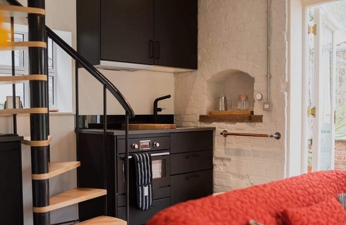 Wymondham Apartment | The Art Studio Unique Accommodation near Wymondham