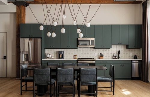 Northern Liberties Apartment | The Artisan's Duplex - 8Bd/5.5Bth w/2 Car Parking!