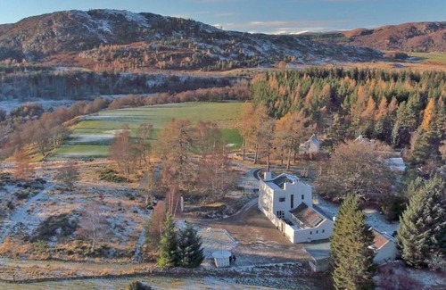 Inverarnie House | The Artist's Cottage