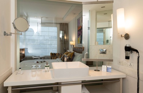 Green Park Hotel | The Ashtan Sarovar Portico Delhi