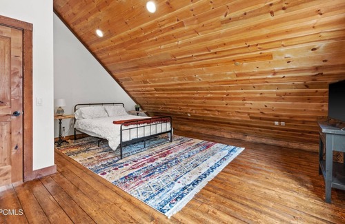 Tollgate Canyon Cabin | The Aspen Modern Log Cabin - Sleeps 10