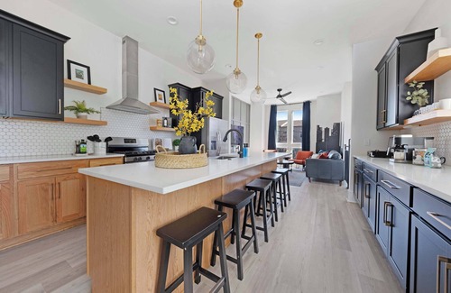 Maxwell House | The Aster - Rooftop Patio, 2 miles to Broadway!