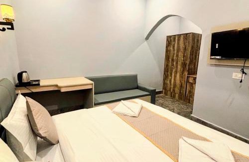 Mallital Hotel | The Aura by Backpackers Stop