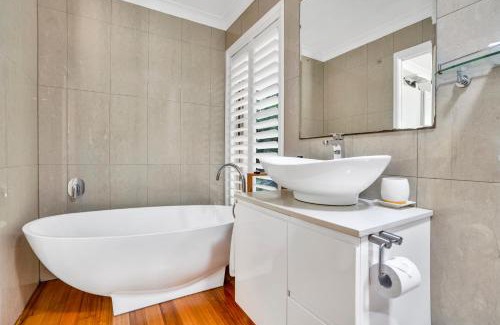 Montville House | The Avenue at Montville Cottage
