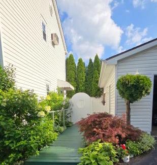 Fenton Apartment | The Back Porch
