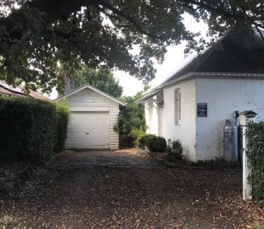 Armidale House | The Bakers Cottage