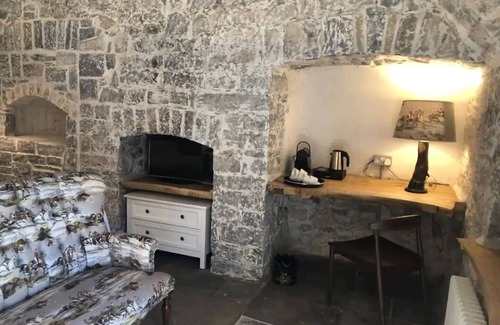 Gileston Apartment | The Bakery Room, Gileston Manor Coastal Retreat
