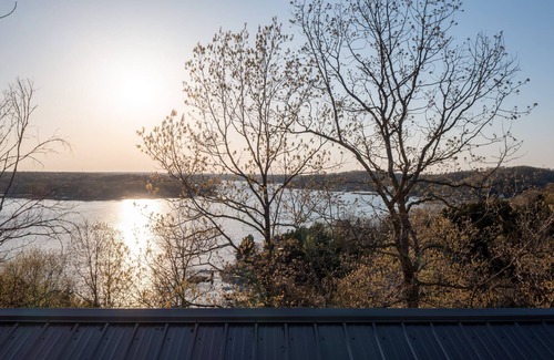 Rocky Mount Cottage | The Bane - Treehouse for two - tiny house with big views