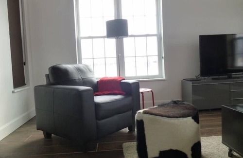 Paris Other | The Barn at Deva's Farm: Haute Blue Grass - Chill Retreat in the countryside
