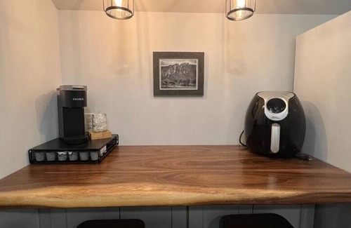 Snoqualmie House | The Barn ~Cozy escape & walking distance to town!