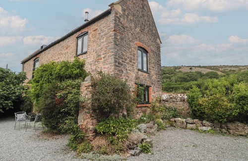 Axbridge Cottage | THE BARN, pet friendly, country holiday cottage in Compton Bishop