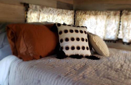 Dickinson Bed & Breakfast | The Bath House, beautiful ZEN garden glamping spot for the nature lovers.