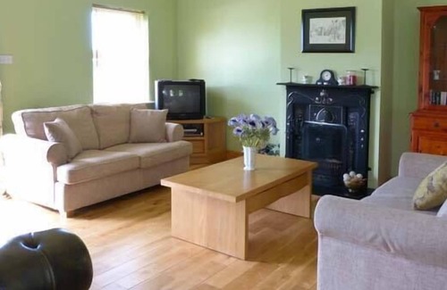 Ballycarnahan Cottage | THE BAY, pet friendly, with open fire in Caherdaniel, County Kerry