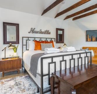 Buena Vista Apartment | The Bea Arthur by Stay Local Nashville