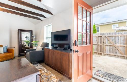 Buena Vista Apartment | The Bea Arthur by Stay Local Nashville