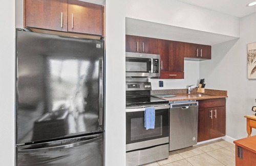 Trailer Estates Apartment | THE BEACH #107 Summer special 210 nite+fees Beachfront Full View