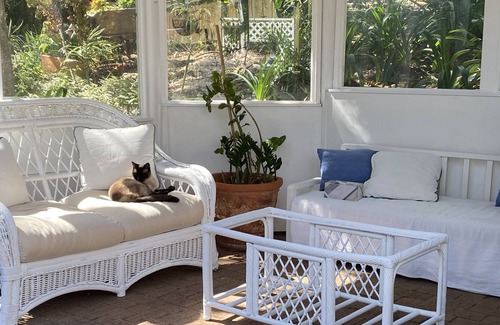 Forresters Beach Apartment | THE BEACH HOUSE IS NOW CLOSED