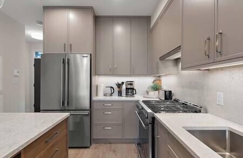 Black Creek House | The Beach House at Saratoga: Modern Beach Oasis