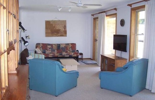 Scotts Head House | The Beach House - Pet friendly holiday home