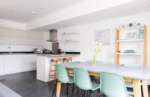 Polzeath Cottage | THE BEACH HOUSE, pet friendly, country holiday cottage in Polzeath