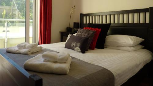 Porth Apartment | The Beach House & Porth Sands Apartments