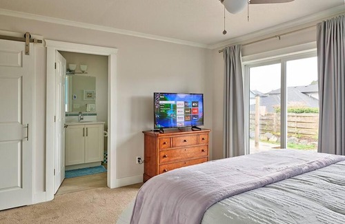 Regional District of Nanaimo Apartment | The Beach Town Getaway!
