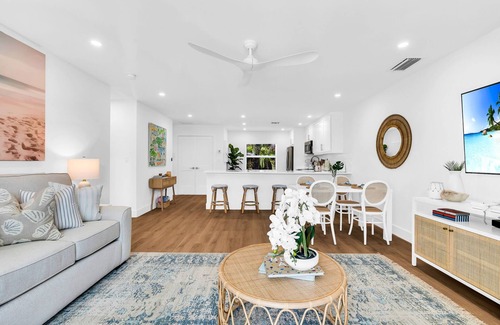 Juno Beach Condo | The Beach Villa in Juno! 4-Steps to the Beach