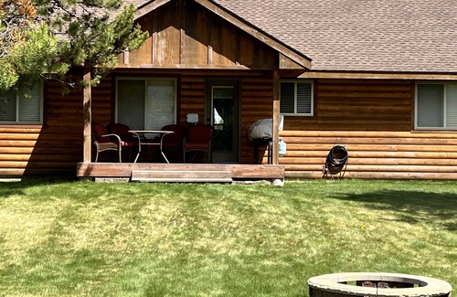 Fir Grove Estates Cabin | The Bears Den- A pet friendly, king bed cabin.
