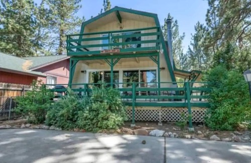 Big Bear Cabin | The Bears Lair Perfect for family