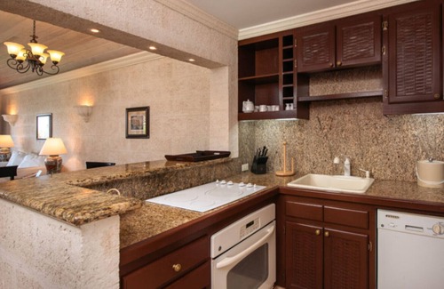 Diamond Valley Condo | The Beautiful Crane Resort