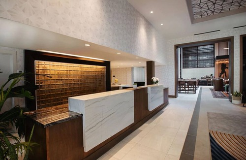 Northeast Dallas House | The Beeman Hotel, 2 Queen Beds Room Downtown! Live Music | 3 Units
