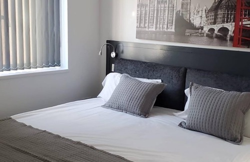 Leicester City Centre House | The Bell Gate House