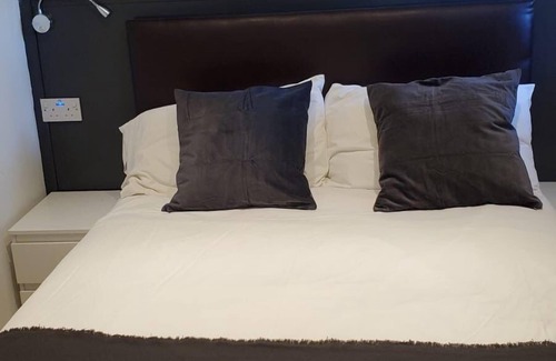 Leicester City Centre House | The Bell Gate House