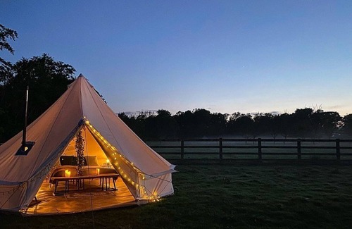 Hartburn RV Rental | The Bells Glamping