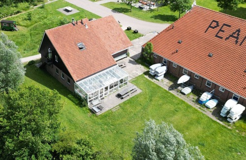 Grou House | The Berch Group House on Open Water