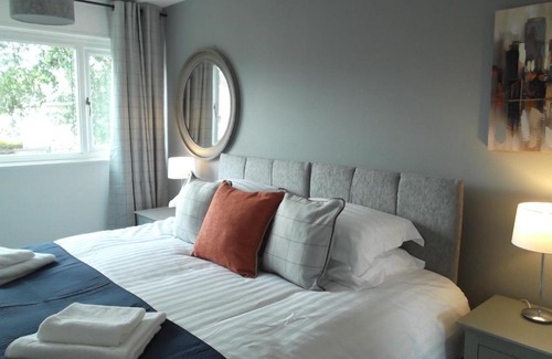 Marston Green House | The Berwick - 3 Bed Townhouse near Birmingham Airport NEC & Genting