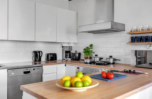Hietalahti Apartment | The Best Area w Free Parking Garage, 200m tram/bus